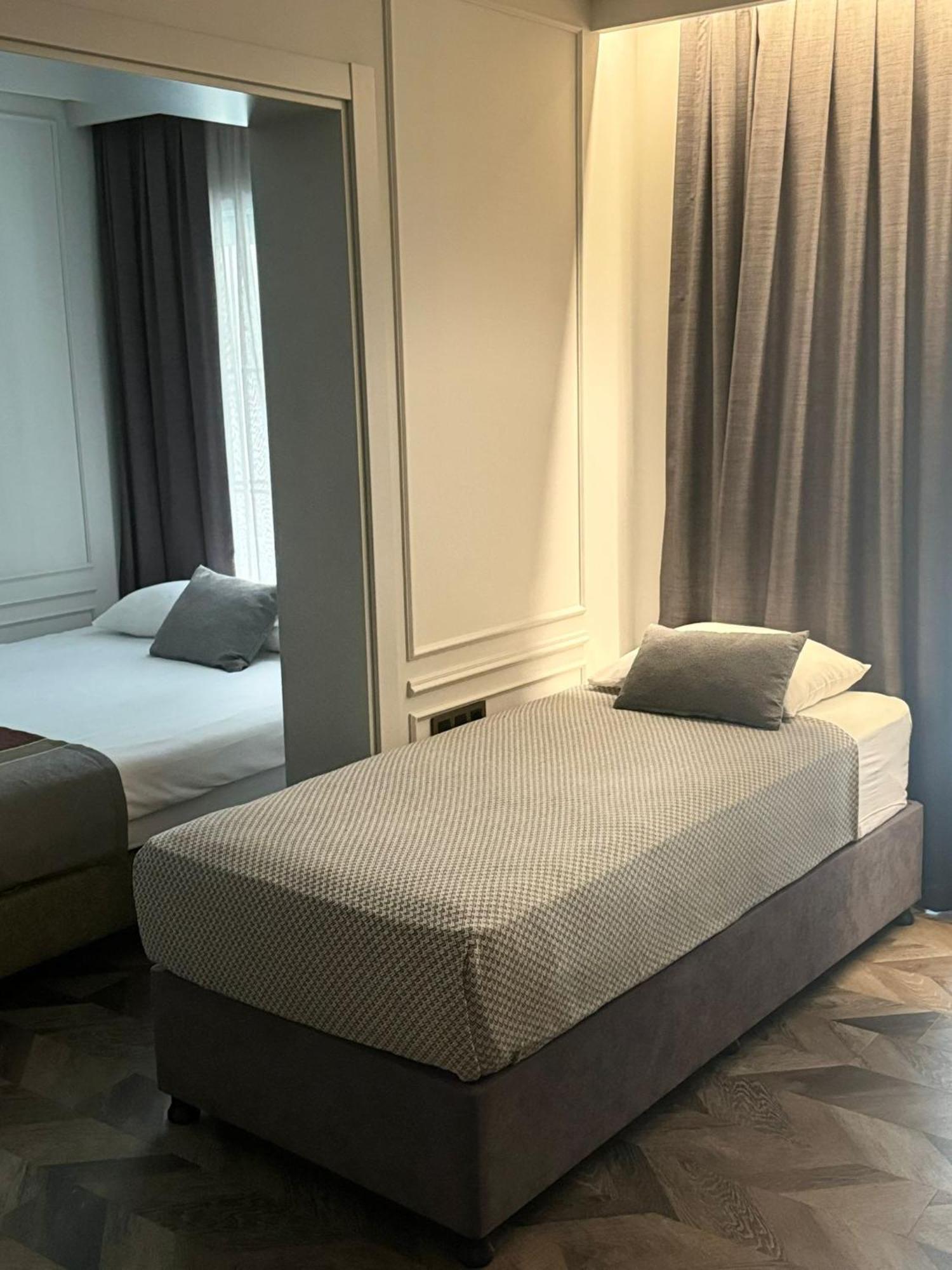 Livro Hotel Istambul Extérieur photo